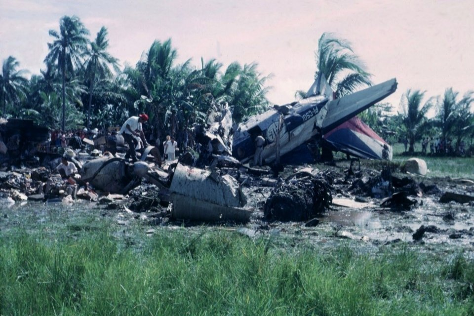 345 - Philippine Air Lines