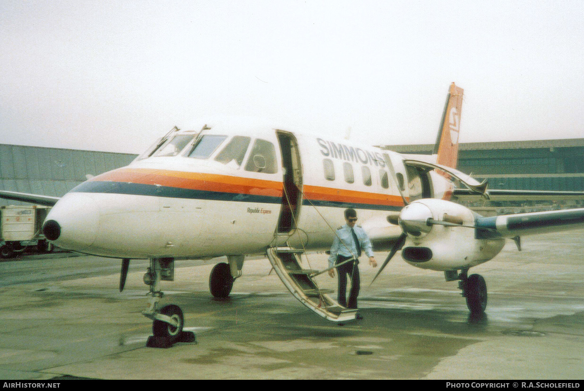 N1356P - Simmons Airlines