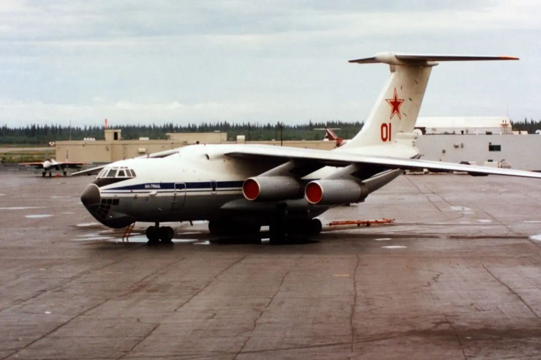 CCCP-76569 - Soviet Air Force