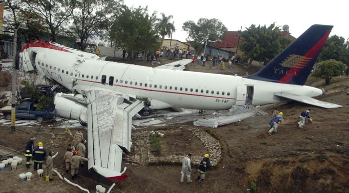 390 - TACA International Airlines