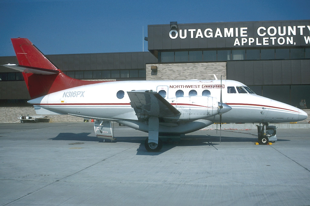5719 - Northwest Airlink, opb Express Airlines I
