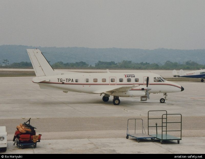 C-FHOZ - Perimeter Airlines (Inland)