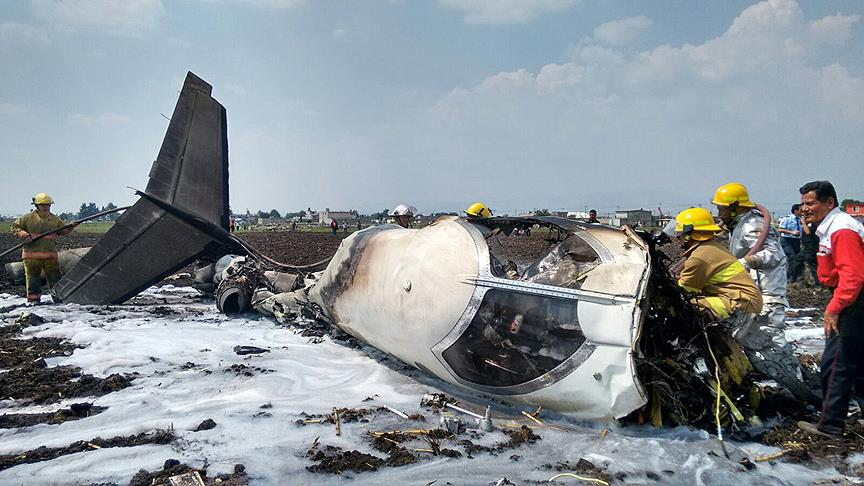 Learjet 25B crash — ca 0,5 km E of Toluca International Airport (TLC), 2017-05-17