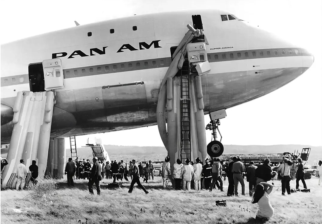 Southwest Airways · N93061 accident — San Francisco International Airport, CA (SFO), 1955-12-30 — photo 2