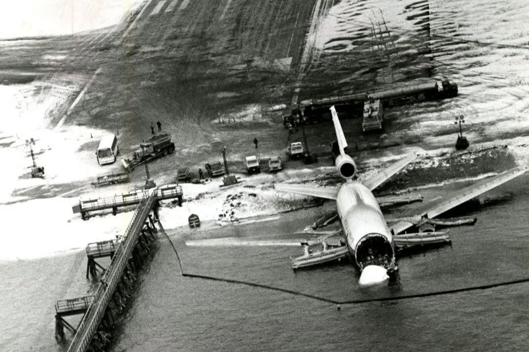30 - World Airways