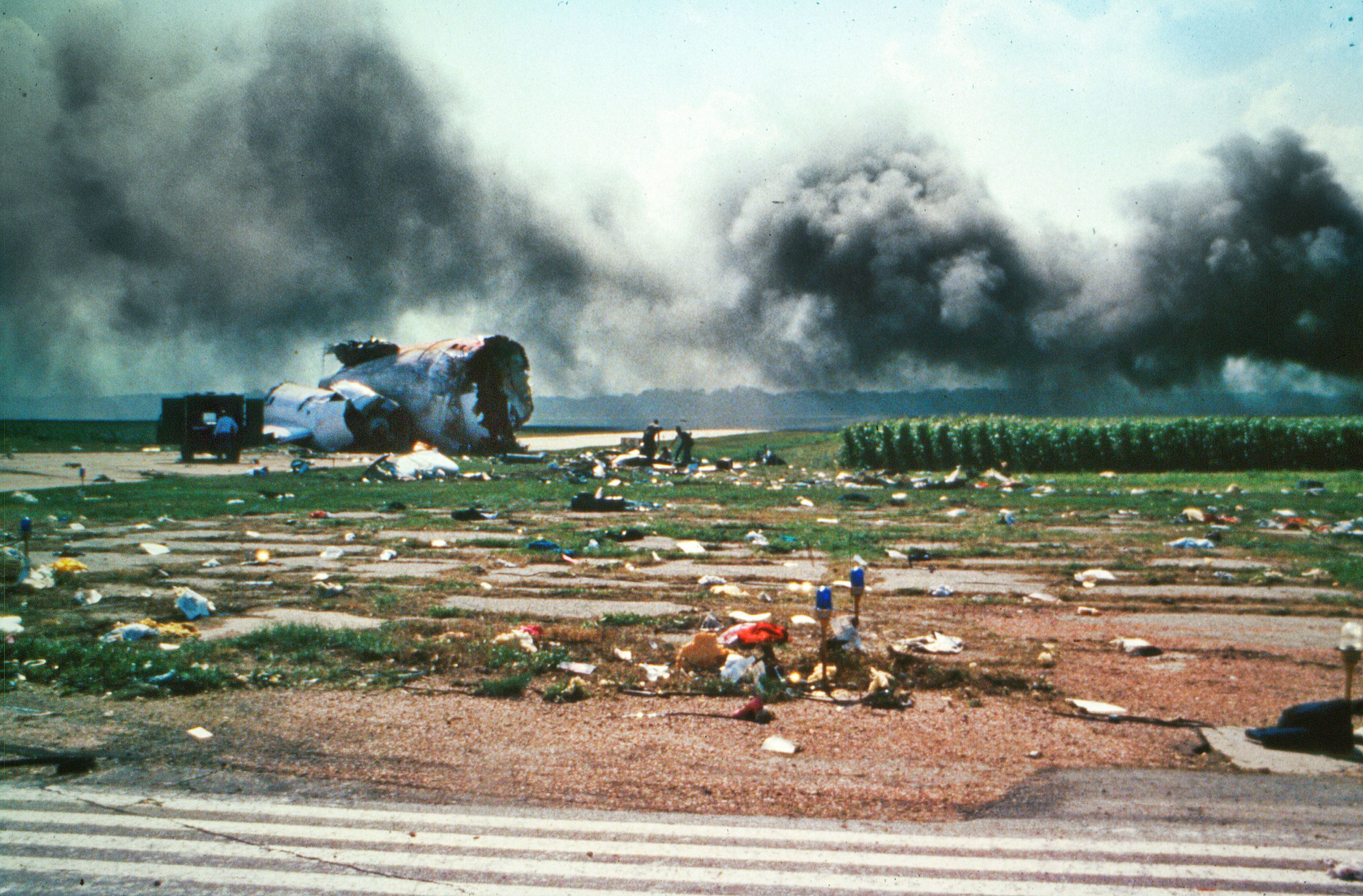 United Airlines 232 accident — Sioux Gateway Airport, IA (SUX), 1989-07-19 — photo 1