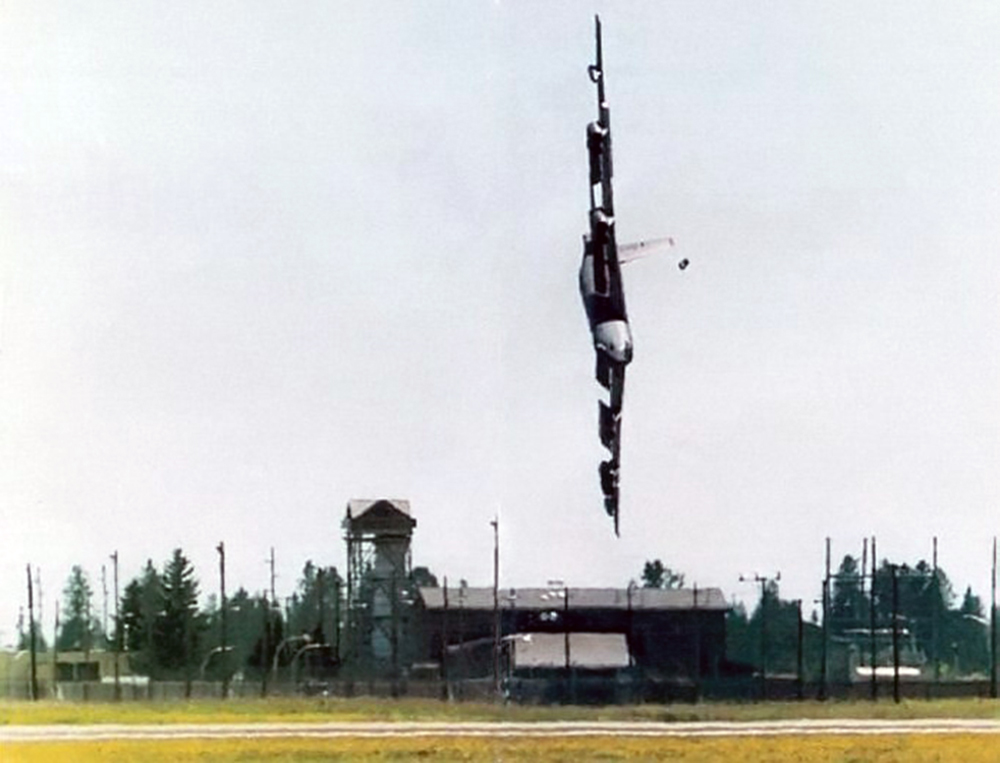 United States Air Force - USAF · 60-0361 accident — Spokane-Fairchild AFB, WA (SKA), 1987-03-13 — photo 2