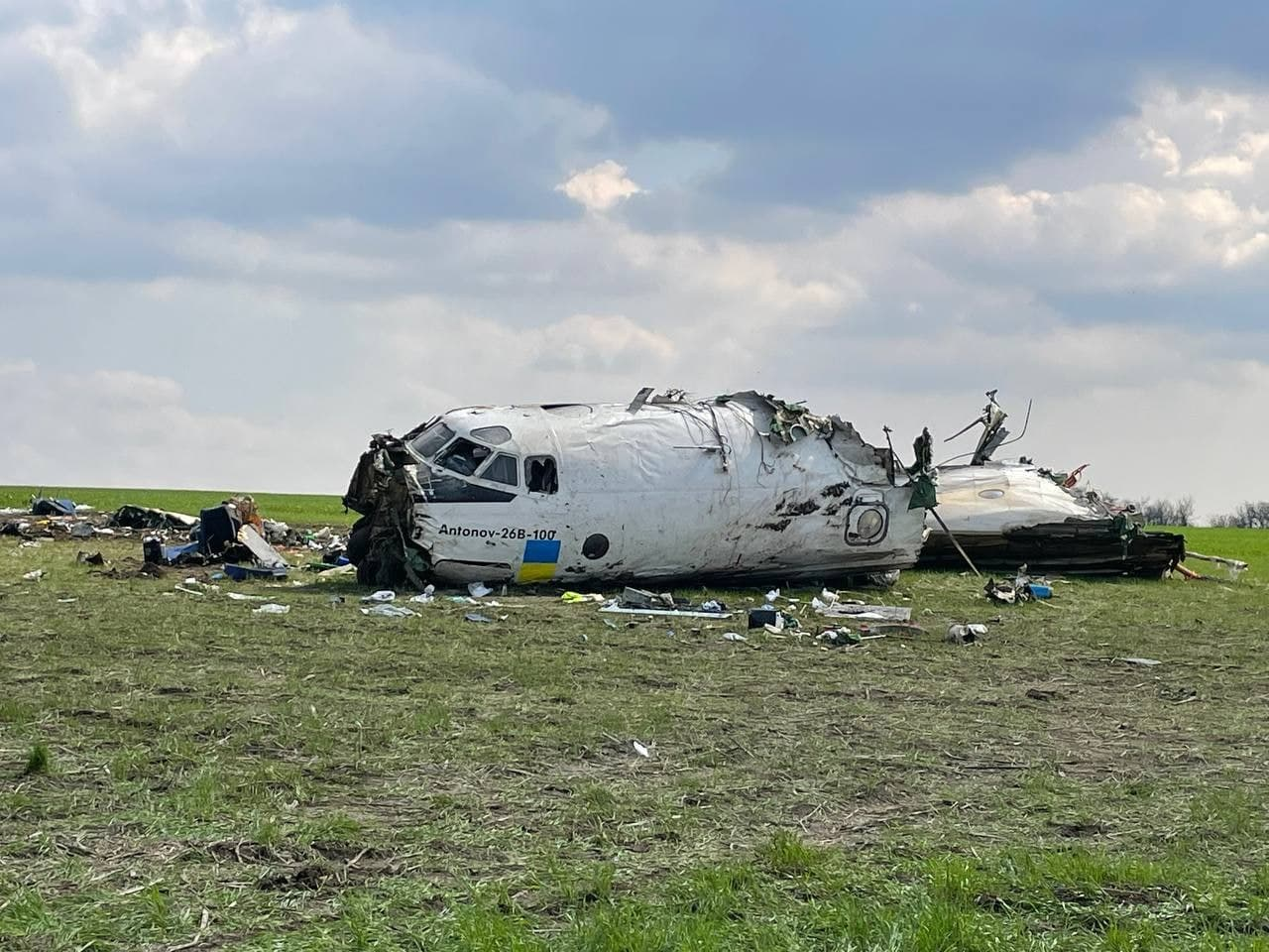 UR-UZB - Constanta Airlines