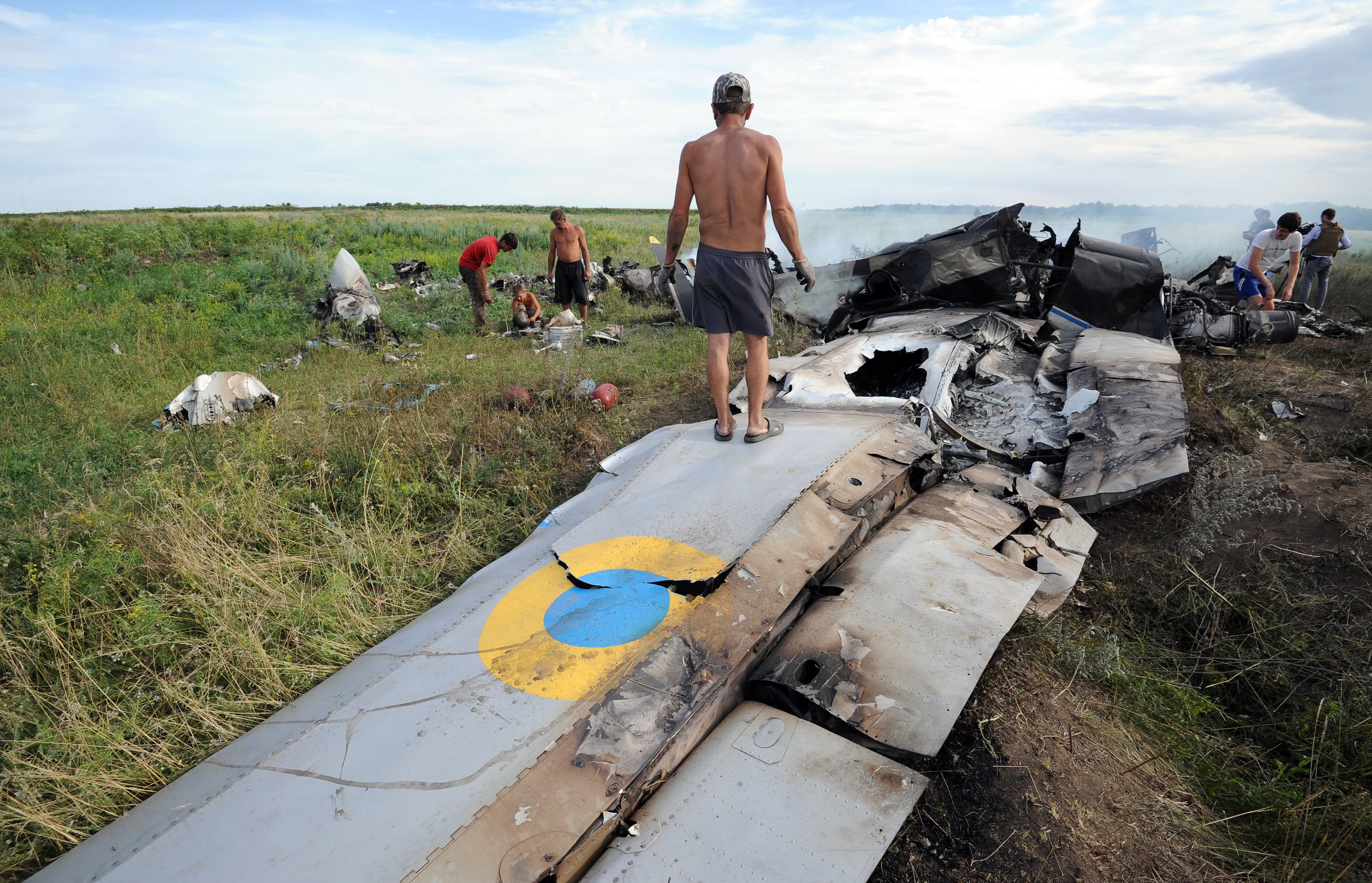 Antonov An-26 crash — near Izvaryne, 2014-07-14