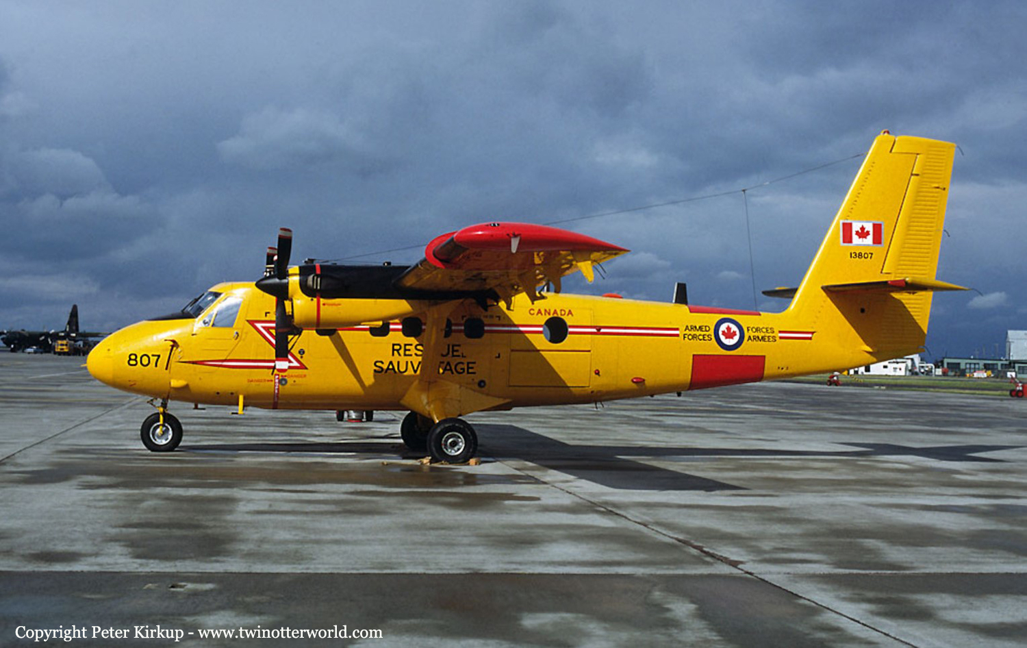 13807 - Canadian Armed Forces