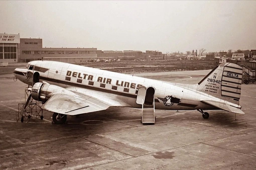 VW810 - Royal Air Force - RAF