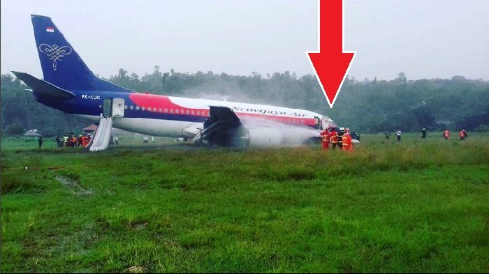Merpati Nusantara Airlines 836 accident — Manokwari-Rendani Airport (MKW), 2010-04-13 — photo 2