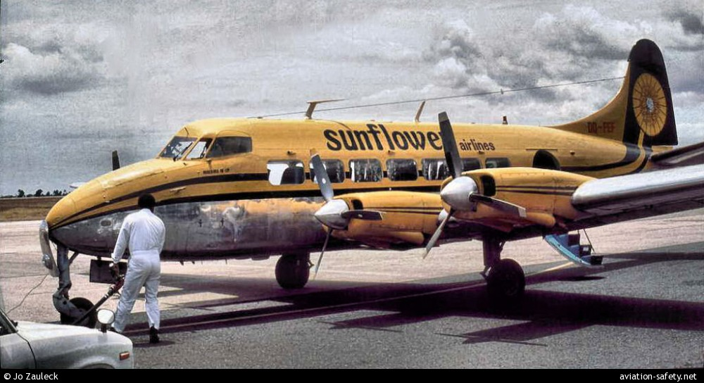 DQ-FEF - Sunflower Airlines