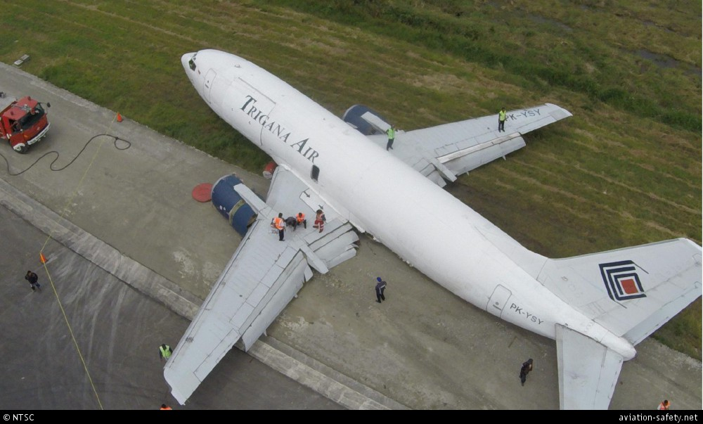 Trigana Air Service, lsf Enimex · ES-NOP accident — Wamena Airport (WMX), 2002-04-21 — photo 2